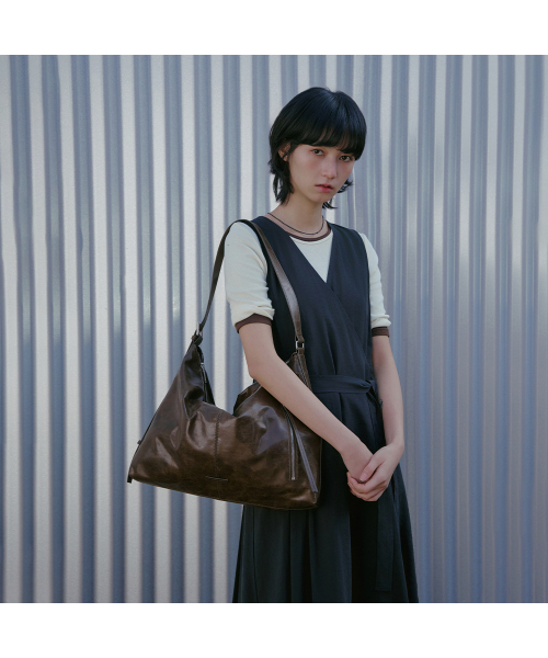 LAP（ラップ）の「RUSTY SHINE BAG AS7AB245（ショルダーバッグ・レディース・チャコールグレー/ブラック/ダークブラウン・FREE）」の7枚目の写真