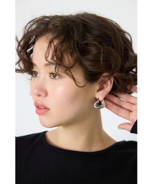RODEO CROWNS WIDE BOWL（ロデオクラウンズワイドボウル）の「ハートフープピアス（ピアス（両耳用）・レディース・シルバー/ゴールド・FREE）」の12枚目の写真