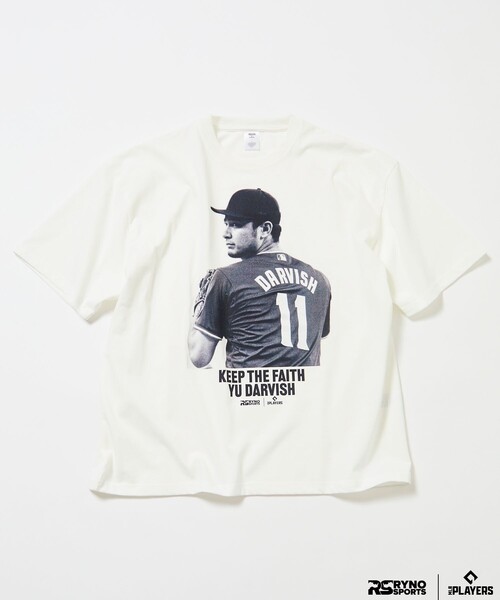 FREAK'S STORE（フリークスストア）の「MLB PLAYERS× RYNO SPORTS ×FREAK’S STORE 別注 【DARVISH】CLOSE UP PHOTO TEE（Tシャツ/カットソー・メンズ・ブラック/ホワイト・MEDIUM/LARGE/ONE SIZE/SMALL）」の2枚目の写真