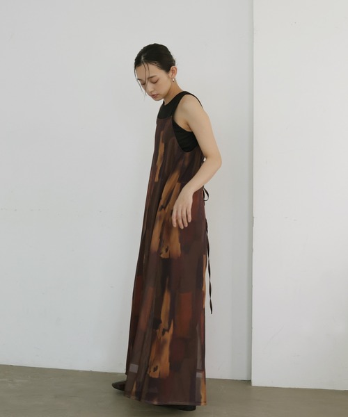 hellam(へラム)の「ニュアンスシアーキャミワンピース(ワンピース・レディース・ベージュ/ブラックミックス/ブラウン・FREE)」の7枚目の写真