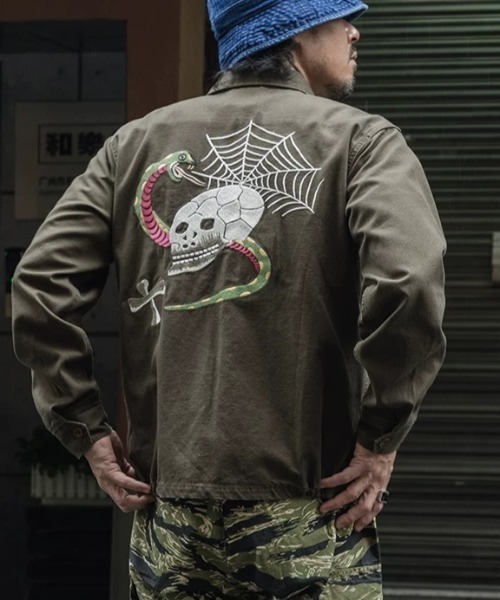 CELENA BEATS(セレナビーツ)の「ヴィンテージライク スカル刺繍 ジップアップスイングトップ(ブルゾン・メンズ・カーキ・L/M/XL)」の3枚目の写真