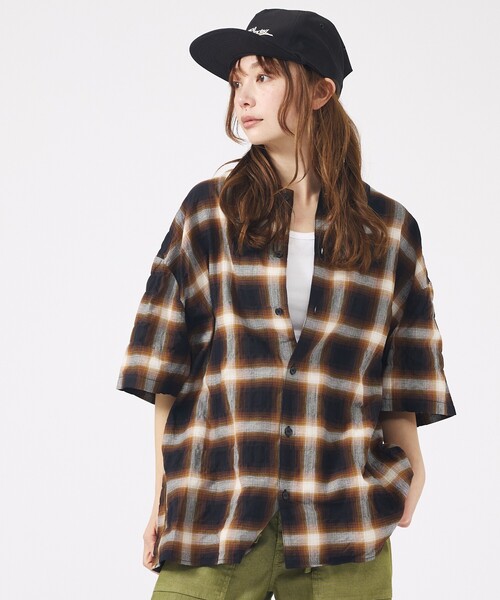Revo.(レボ)の「【Revo. / レヴォ】TH-4093 / オンブレチェック 半袖シャツ / ユニセックス(シャツ/ブラウス・メンズ・グリーン/ブラウン/ブラック・M/L)」の2枚目の写真