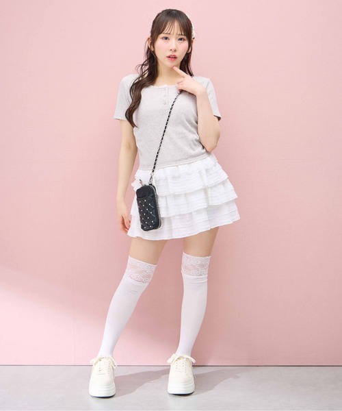 INGNI（イング）の「【WEB限定】ヘンリーネックレース付プレートロゴ半袖リブトップス（Tシャツ/カットソー・レディース・ブラック/グレー・M）」の3枚目の写真