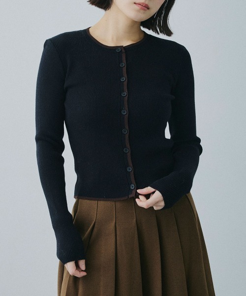 Clum（クルム）の「color line rib knit cardigan / カラーラインリブニットカーディガン（カーディガン/ボレロ・レディース・ブラック/バーガンディー・FREE）」の2枚目の写真