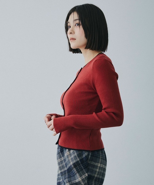 Clum（クルム）の「color line rib knit cardigan / カラーラインリブニットカーディガン（カーディガン/ボレロ・レディース・ブラック/バーガンディー・FREE）」の10枚目の写真