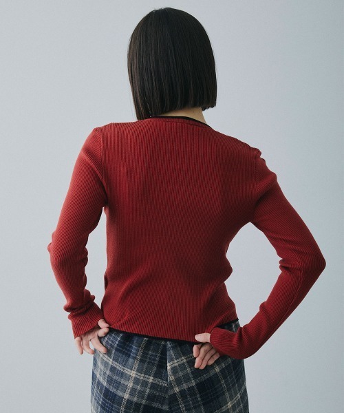 Clum（クルム）の「color line rib knit cardigan / カラーラインリブニットカーディガン（カーディガン/ボレロ・レディース・ブラック/バーガンディー・FREE）」の11枚目の写真