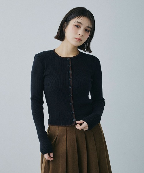 Clum（クルム）の「color line rib knit cardigan / カラーラインリブニットカーディガン（カーディガン/ボレロ・レディース・ブラック/バーガンディー・FREE）」の3枚目の写真