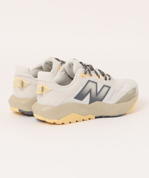 NEW BALANCE(ニューバランス)の「《New Balance》WNTR(スニーカー・レディース・ベージュ系その他・22.5cm/23.0cm/23.5cm/24.0cm/24.5cm/25.0cm)」の2枚目の写真