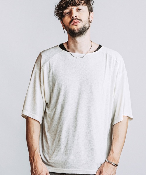NO ID.（ノーアイディ）の「【NO ID.】Cut-off Boat Neck BIG T-Shirt / カットオフ ボートネック ビッグ Tシャツ（Tシャツ/カットソー・メンズ・アイボリー/ブラック/グレー・ONE SIZE）」の3枚目の写真