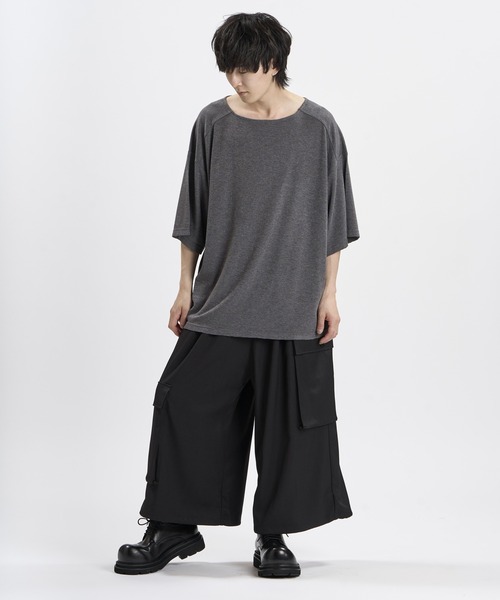 NO ID.（ノーアイディ）の「【NO ID.】Cut-off Boat Neck BIG T-Shirt / カットオフ ボートネック ビッグ Tシャツ（Tシャツ/カットソー・メンズ・アイボリー/ブラック/グレー・ONE SIZE）」の16枚目の写真