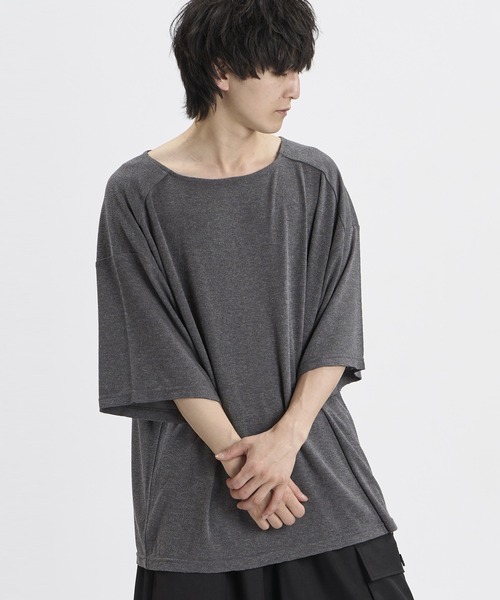 NO ID.（ノーアイディ）の「【NO ID.】Cut-off Boat Neck BIG T-Shirt / カットオフ ボートネック ビッグ Tシャツ（Tシャツ/カットソー・メンズ・アイボリー/ブラック/グレー・ONE SIZE）」の17枚目の写真