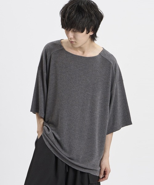 NO ID.（ノーアイディ）の「【NO ID.】Cut-off Boat Neck BIG T-Shirt / カットオフ ボートネック ビッグ Tシャツ（Tシャツ/カットソー・メンズ・アイボリー/ブラック/グレー・ONE SIZE）」の18枚目の写真
