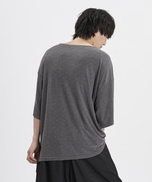 NO ID.（ノーアイディ）の「【NO ID.】Cut-off Boat Neck BIG T-Shirt / カットオフ ボートネック ビッグ Tシャツ（Tシャツ/カットソー・メンズ・アイボリー/ブラック/グレー・ONE SIZE）」の9枚目の写真
