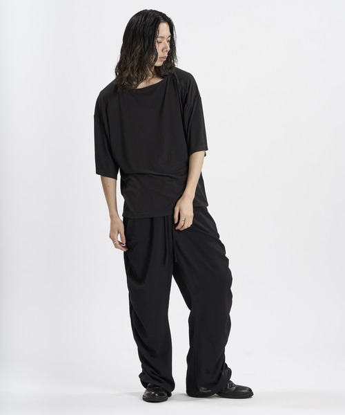 NO ID.（ノーアイディ）の「【NO ID.】Cut-off Boat Neck BIG T-Shirt / カットオフ ボートネック ビッグ Tシャツ（Tシャツ/カットソー・メンズ・アイボリー/ブラック/グレー・ONE SIZE）」の12枚目の写真