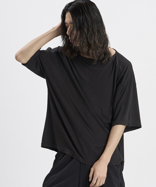 NO ID.（ノーアイディ）の「【NO ID.】Cut-off Boat Neck BIG T-Shirt / カットオフ ボートネック ビッグ Tシャツ（Tシャツ/カットソー・メンズ・アイボリー/ブラック/グレー・ONE SIZE）」の14枚目の写真