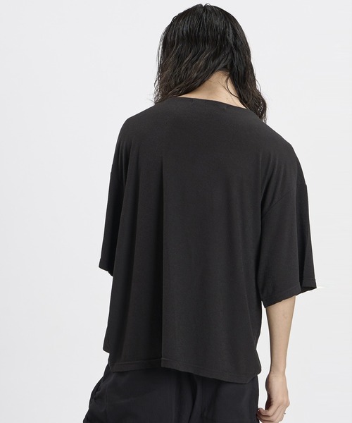 NO ID.（ノーアイディ）の「【NO ID.】Cut-off Boat Neck BIG T-Shirt / カットオフ ボートネック ビッグ Tシャツ（Tシャツ/カットソー・メンズ・アイボリー/ブラック/グレー・ONE SIZE）」の5枚目の写真