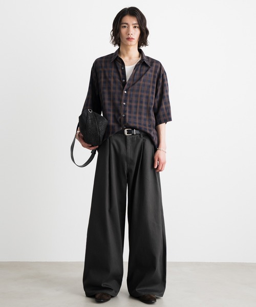 SINSS（シンス）の「Side deep tuck denim / サイドディープタックデニム（デニムパンツ・メンズ・ブラック/ベージュ・SMALL/X-SMALL/LARGE/MEDIUM）」の5枚目の写真