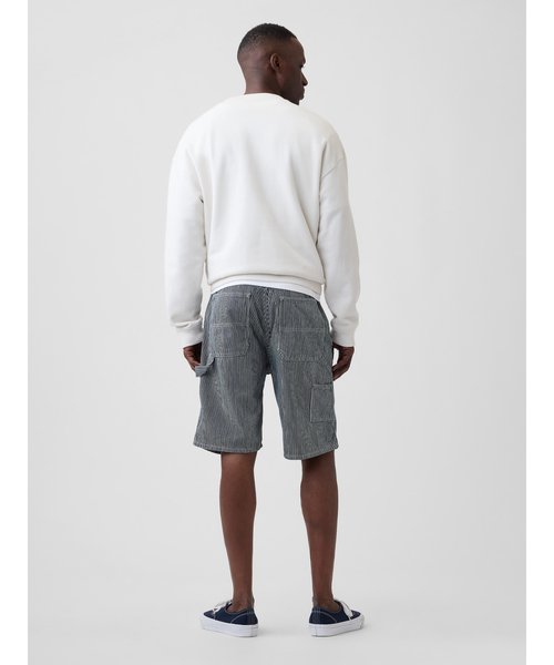 GAP(ギャップ)の「9インチ デニム レールロード ストライプ カーペンター ショートパンツ(デニムパンツ・メンズ・ブルー・28W/30W/34W)」の2枚目の写真