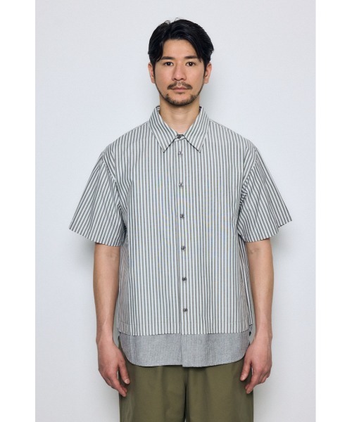 AZUL by moussy(アズールバイマウジー)の「フェイクレーヤードストライプシャツ(シャツ/ブラウス・メンズ・グレー系その他/ブルー系その他・MEDIUM/LARGE)」の7枚目の写真