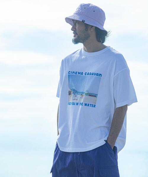 MAGIC NUMBER（マジック ナンバー）の「CINEMACARAVAN×MAGIC NUMBER×Sonny Label　コラボTシャツ3（Tシャツ/カットソー・メンズ・ブルー/バーガンディー/イエロー・SMALL/MEDIUM/LARGE）」の5枚目の写真