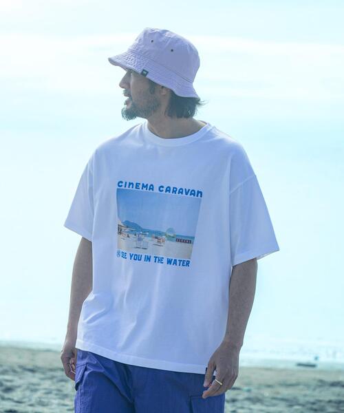 MAGIC NUMBER（マジック ナンバー）の「CINEMACARAVAN×MAGIC NUMBER×Sonny Label　コラボTシャツ3（Tシャツ/カットソー・メンズ・ブルー/バーガンディー/イエロー・SMALL/MEDIUM/LARGE）」の6枚目の写真