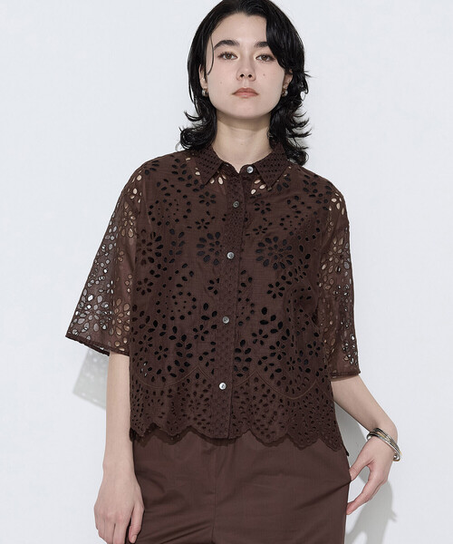 K.T KIYOKO TAKASE(キヨコタカセ)の「ボタニカル幾何刺繍 シャツ(シャツ/ブラウス・レディース・ブラウン/ブラック・9号/7号)」の9枚目の写真