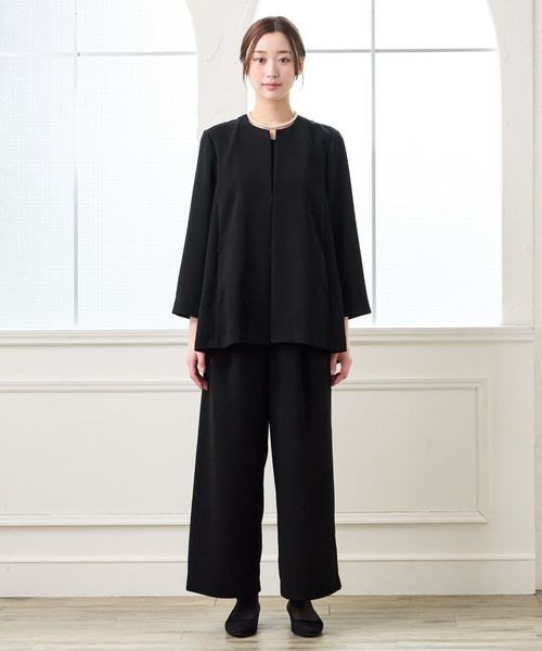 AIMER(エメ)の「【喪服・礼服・WEB限定】マシンウォッシャブル ジャケット風前開きブラウス・ワイドパンツ セットアップブラックフォーマル(スーツパンツ・レディース・ブラック・LARGE/MEDIUM)」の4枚目の写真