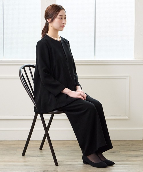 AIMER(エメ)の「【喪服・礼服・WEB限定】マシンウォッシャブル ジャケット風前開きブラウス・ワイドパンツ セットアップブラックフォーマル(スーツパンツ・レディース・ブラック・LARGE/MEDIUM)」の3枚目の写真