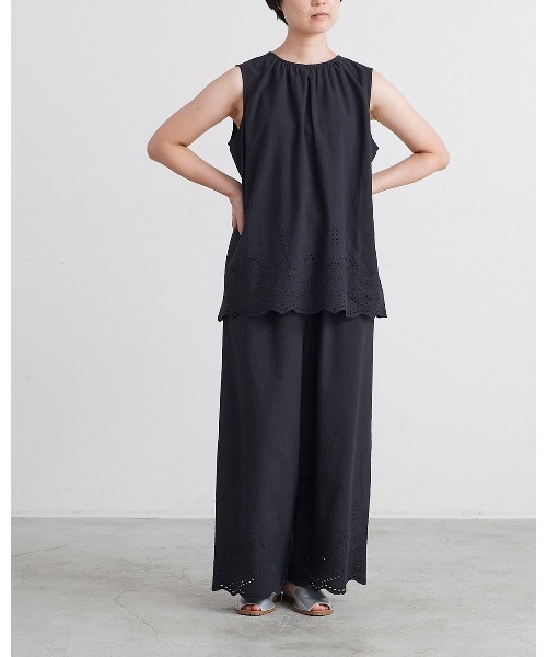 HEAVENLY(ヘブンリー)の「【 HEAVENLY / ヘブンリー 】Cotton Hem Embroidery NS Tops 2624072 DLI(シャツ/ブラウス・レディース・オフホワイト/ブラック/カーキ・FREE)」の2枚目の写真