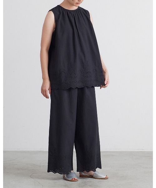 HEAVENLY(ヘブンリー)の「【 HEAVENLY / ヘブンリー 】Cotton Hem Embroidery NS Tops 2624072 DLI(シャツ/ブラウス・レディース・オフホワイト/ブラック/カーキ・FREE)」の7枚目の写真