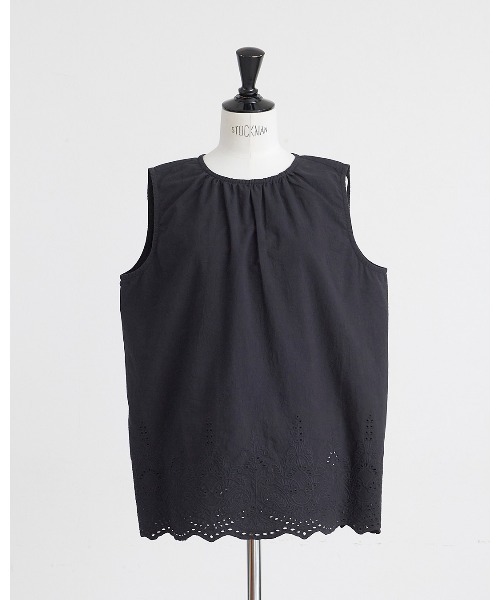 HEAVENLY(ヘブンリー)の「【 HEAVENLY / ヘブンリー 】Cotton Hem Embroidery NS Tops 2624072 DLI(シャツ/ブラウス・レディース・オフホワイト/ブラック/カーキ・FREE)」の17枚目の写真