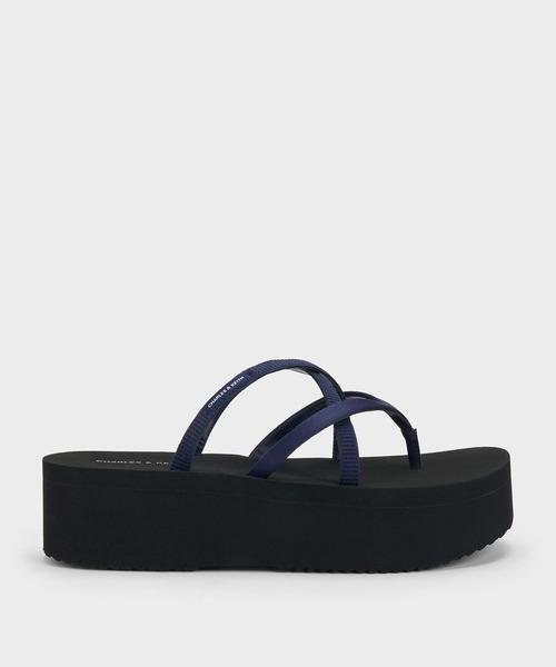 CHARLES & KEITH(チャールズ & キース)の「Levy レヴィー サテン ストラッピー フラットフォーム サンダル(サンダル・レディース・ブラック系その他2/ライトピンク/ダークブルー・22.5cm/23cm/23.5cm/24.5cm/25cm)」の16枚目の写真
