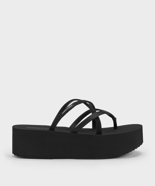 CHARLES & KEITH(チャールズ & キース)の「Levy レヴィー サテン ストラッピー フラットフォーム サンダル(サンダル・レディース・ブラック系その他2/ライトピンク/ダークブルー・22.5cm/23cm/23.5cm/24.5cm/25cm)」の6枚目の写真