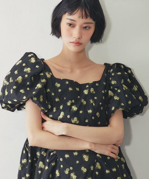 ANOTHER S(アナザーエス)の「フラワージャガードフォルムドレス(ドレス・レディース・ブラック×グレー/ブラック×イエロー/ホワイト×イエロー・M)」の9枚目の写真