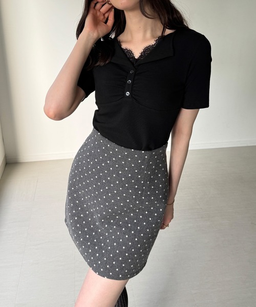 junoah（ジュノア）の「フロントレースギャザーヘンリーネックトップス（Tシャツ/カットソー・レディース・ブラウン/ホワイト/ブラック・SMALL/MEDIUM/LARGE）」の5枚目の写真