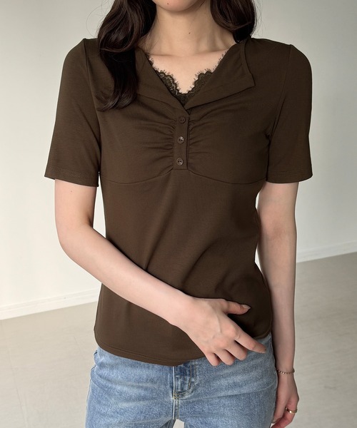 junoah（ジュノア）の「フロントレースギャザーヘンリーネックトップス（Tシャツ/カットソー・レディース・ブラウン/ホワイト/ブラック・SMALL/MEDIUM/LARGE）」の10枚目の写真