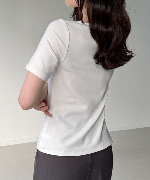 junoah（ジュノア）の「フロントレースギャザーヘンリーネックトップス（Tシャツ/カットソー・レディース・ブラウン/ホワイト/ブラック・SMALL/MEDIUM/LARGE）」の14枚目の写真