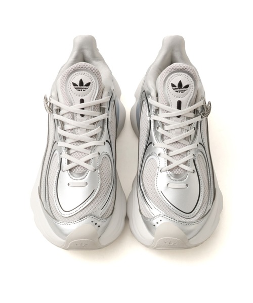 adidas(アディダス)の「adidas OZVENUZ W / アディダス オズヴィーナス W(スニーカー・レディース・シルバー・22.5cm/23.0cm/23.5cm/24.0cm/24.5cm/25.0cm)」の2枚目の写真