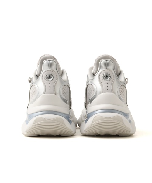 adidas(アディダス)の「adidas OZVENUZ W / アディダス オズヴィーナス W(スニーカー・レディース・シルバー・22.5cm/23.0cm/23.5cm/24.0cm/24.5cm/25.0cm)」の3枚目の写真