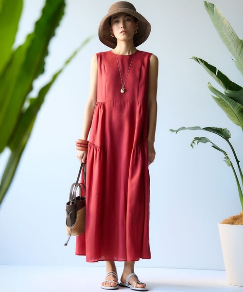 23区（ニジュウサンク）の「ウォッシュドシアーボイル ノースリーブ ワンピース（ワンピース・レディース・ローズ系/ダークブラウン系/ネイビー系・38）」の5枚目の写真