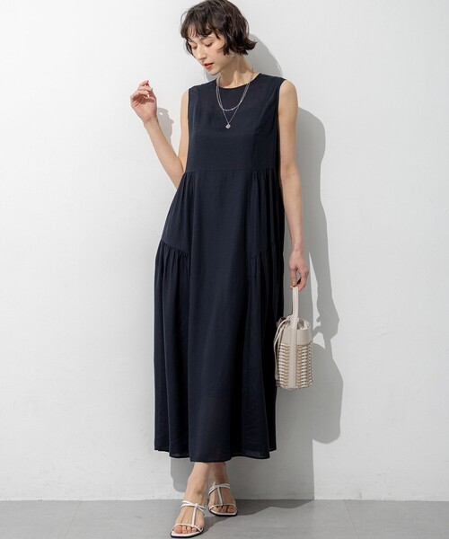 23区（ニジュウサンク）の「ウォッシュドシアーボイル ノースリーブ ワンピース（ワンピース・レディース・ローズ系/ダークブラウン系/ネイビー系・38）」の17枚目の写真