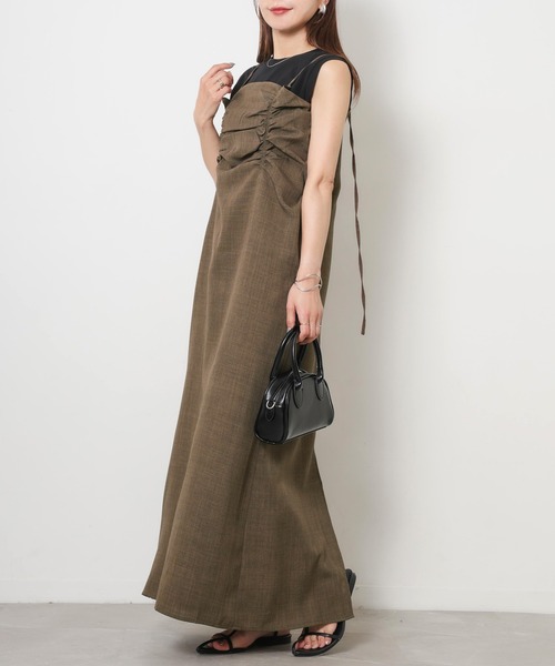 Riberry(リベリー)の「スラブツイードシャーリングキャミワンピ(ワンピース・レディース・ブラウン/グレイッシュベージュ/ブラック・FREE)」の19枚目の写真