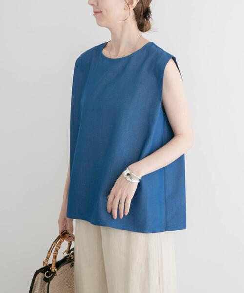 ITEMS URBANRESEARCH(アイテムズ アーバンリサーチ)の「レーヨンデニムノースリーブブラウス(シャツ/ブラウス・レディース・ブルー/インディゴブルー・FREE)」の2枚目の写真
