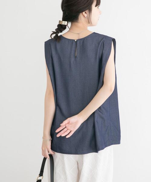 ITEMS URBANRESEARCH(アイテムズ アーバンリサーチ)の「レーヨンデニムノースリーブブラウス(シャツ/ブラウス・レディース・ブルー/インディゴブルー・FREE)」の15枚目の写真