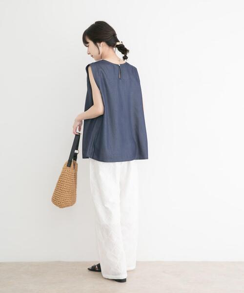 ITEMS URBANRESEARCH(アイテムズ アーバンリサーチ)の「レーヨンデニムノースリーブブラウス(シャツ/ブラウス・レディース・ブルー/インディゴブルー・FREE)」の12枚目の写真