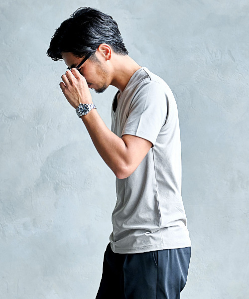 SILVER BULLET（シルバーバレット）の「『CavariA/キャバリア』多機能フライスVネックTEE（Tシャツ/カットソー・メンズ・ブラック/グレイッシュベージュ/ホワイト・L/XL/M）」の14枚目の写真