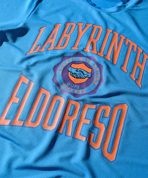 ELDORESO(エルドレッソ)の「Labyrinth Tee / ラビリンスT(Tシャツ/カットソー・メンズ・ブルー/パープル/ブラック・MEDIUM/LARGE/SMALL)」の8枚目の写真