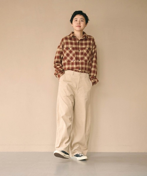 kha:ki(カーキ)の「「KHA:KI / カーキ」OVAL CORD TROUSERS(その他パンツ・レディース・オフホワイト/ダークブラウン/ライトベージュ・2/1)」の7枚目の写真