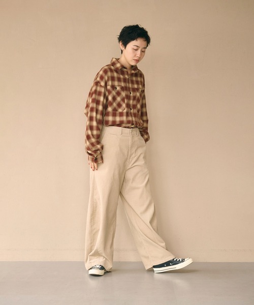 kha:ki(カーキ)の「「KHA:KI / カーキ」OVAL CORD TROUSERS(その他パンツ・レディース・オフホワイト/ダークブラウン/ライトベージュ・2/1)」の9枚目の写真