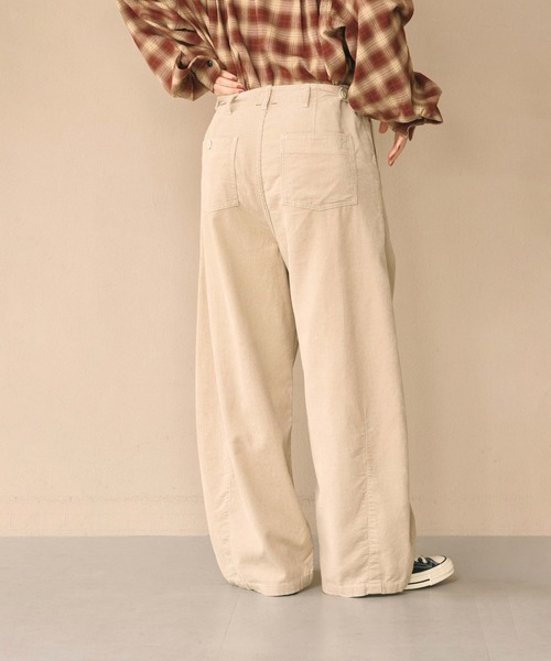 kha:ki(カーキ)の「「KHA:KI / カーキ」OVAL CORD TROUSERS(その他パンツ・レディース・オフホワイト/ダークブラウン/ライトベージュ・2/1)」の12枚目の写真
